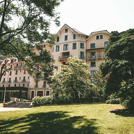 Terres De France - Appart'Hotel Le Splendid Allevard Exteriör bild