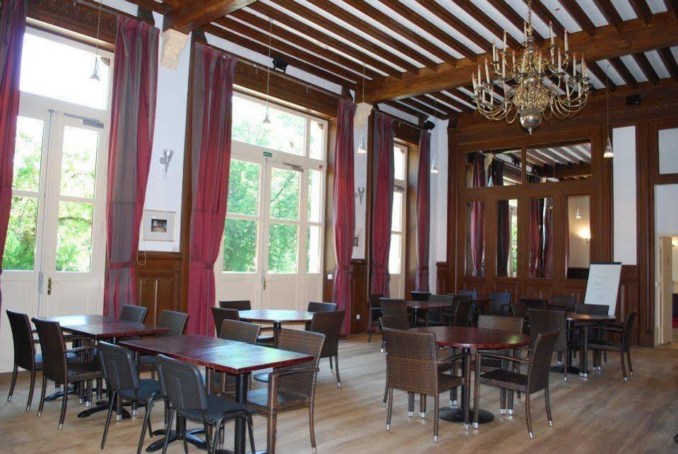 Terres De France - Appart'Hotel Le Splendid Allevard Exteriör bild